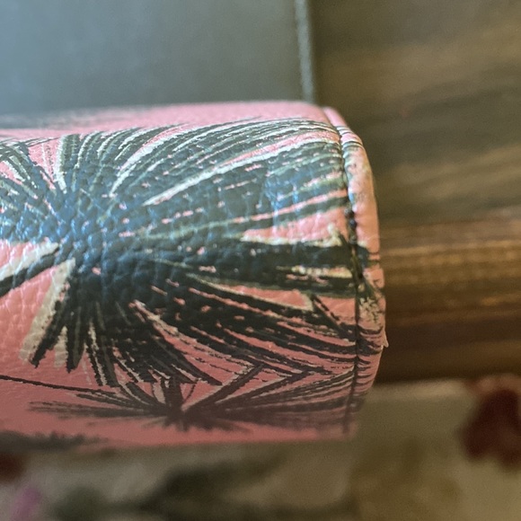 Pink/Olive Green with Palms Wallet, snap closure, Great Condition,Like New - Picture 7 of 7